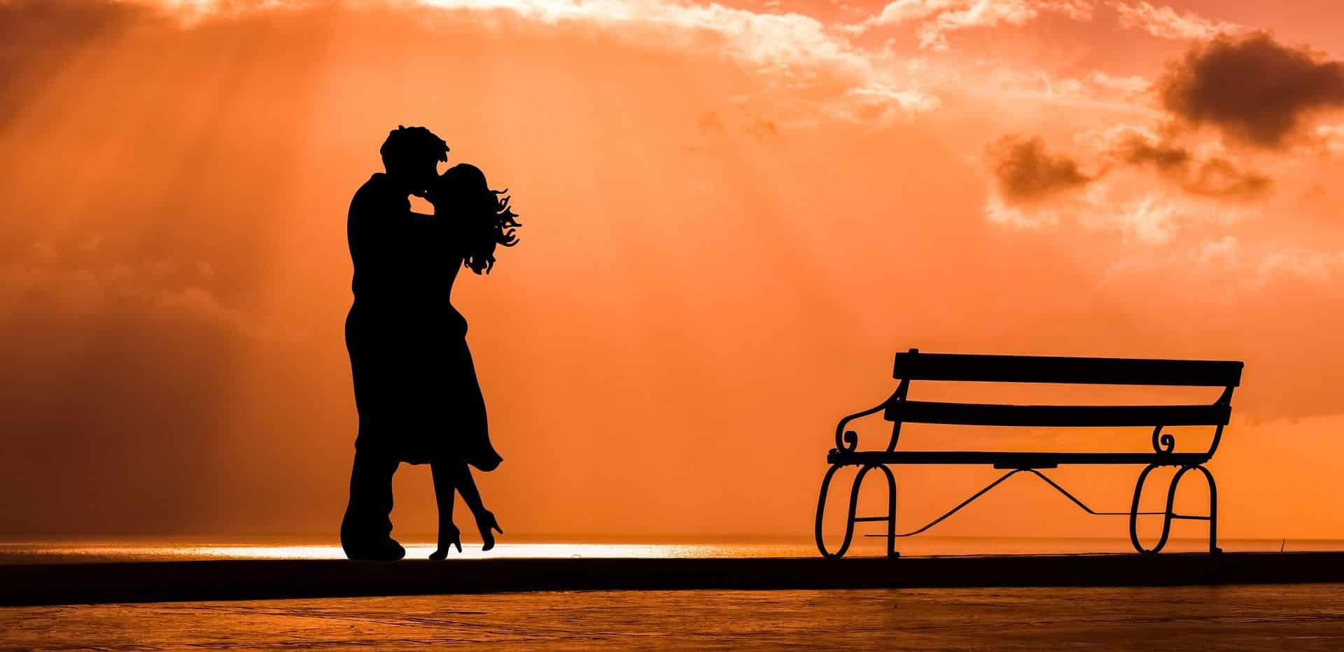 how to make someone fall in love with you tips and tricks